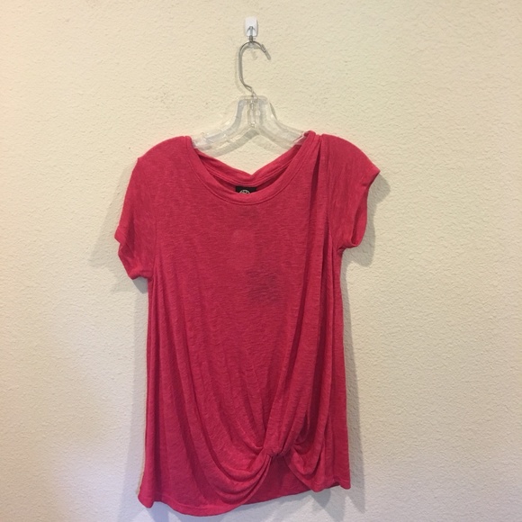 bobeau Tops - NWT pink short sleeve tie blouse bobeau Tops - NWT pink short sleeve tie blouse